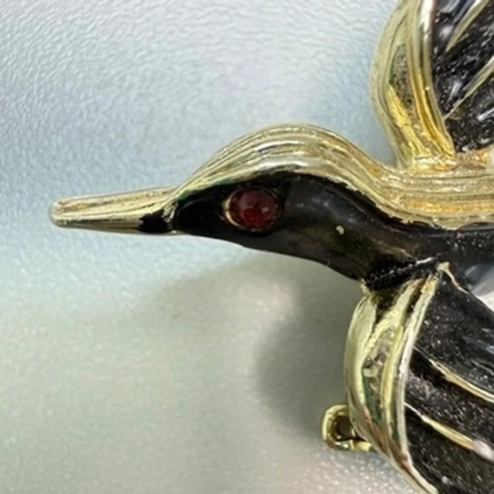 Vintage Black Enamel Gold Tone Bird Brooch 1.75